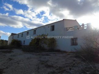 Country House for sale in Velez Rubio