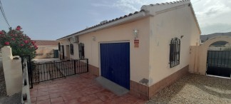 Villa en venta en Arboleas
