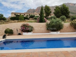 Country House for sale in Velez-Blanco