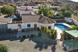 Villa zu verkaufen in Arboleas