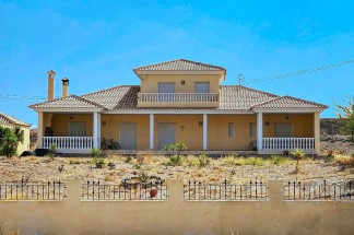 Villa for sale in Albox