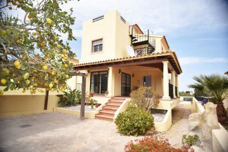 Villa for sale in Vera